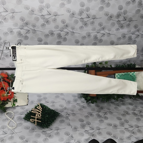 Diane Gilman Lux Sport Skinny Jeans - Picture 3 of 9